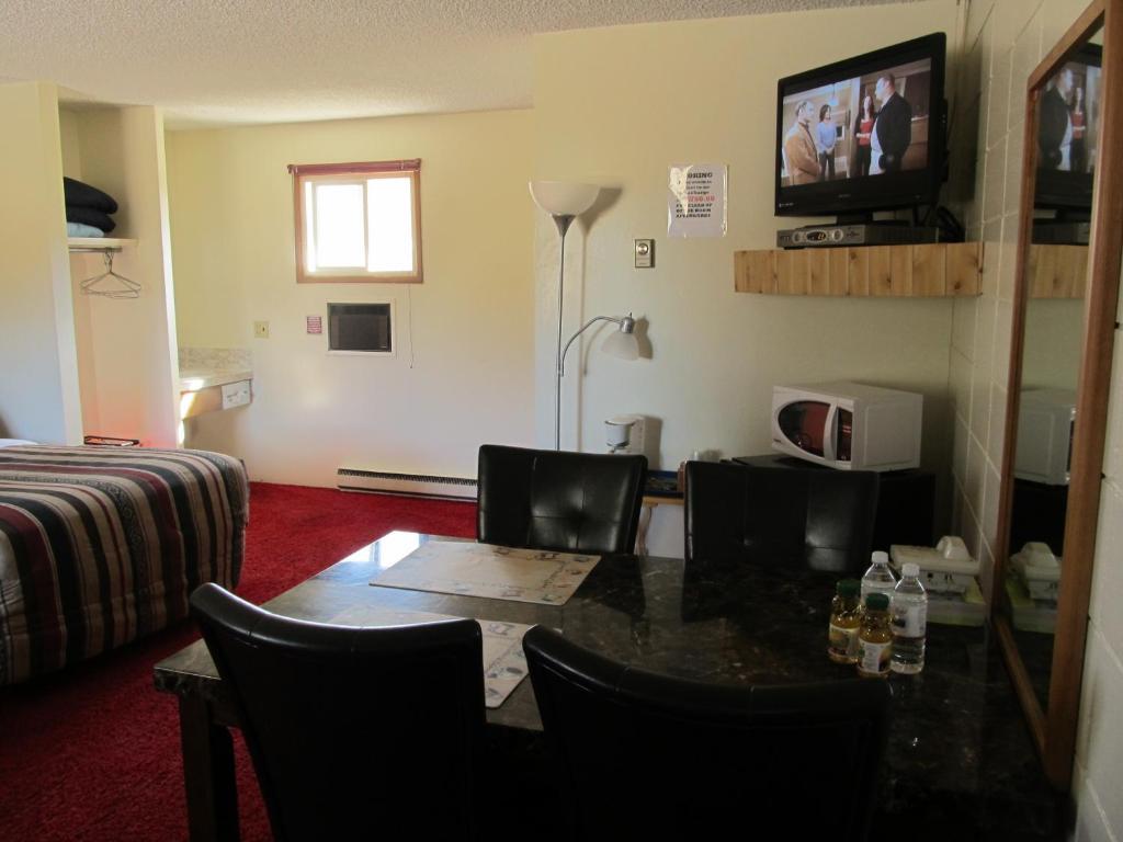 Hide Away Inn Dryden Room photo